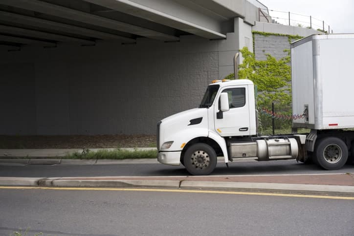 Causes of Jackknife Truck Accidents